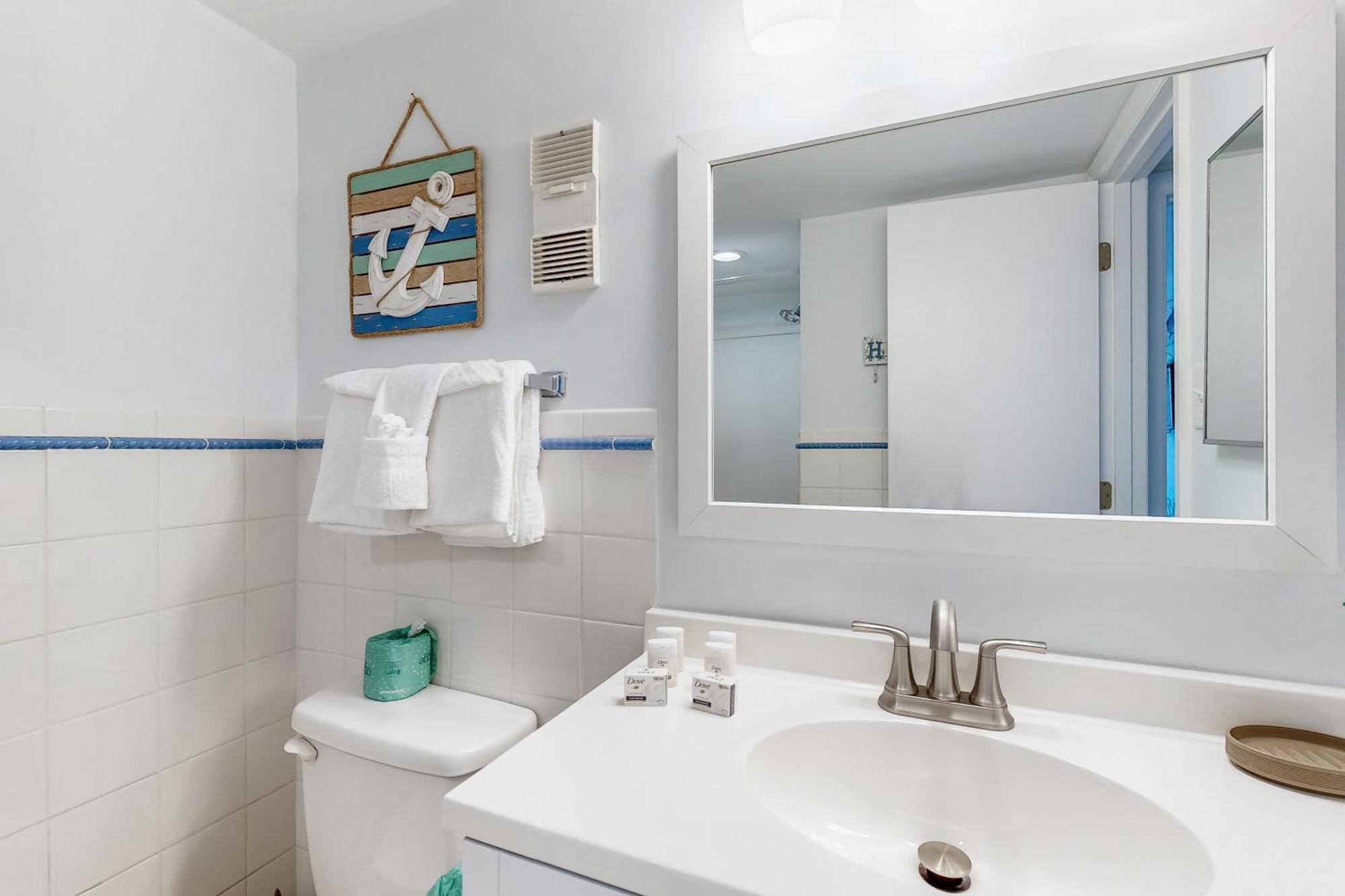 Beachy Keen, Unit 6113-d Apartment