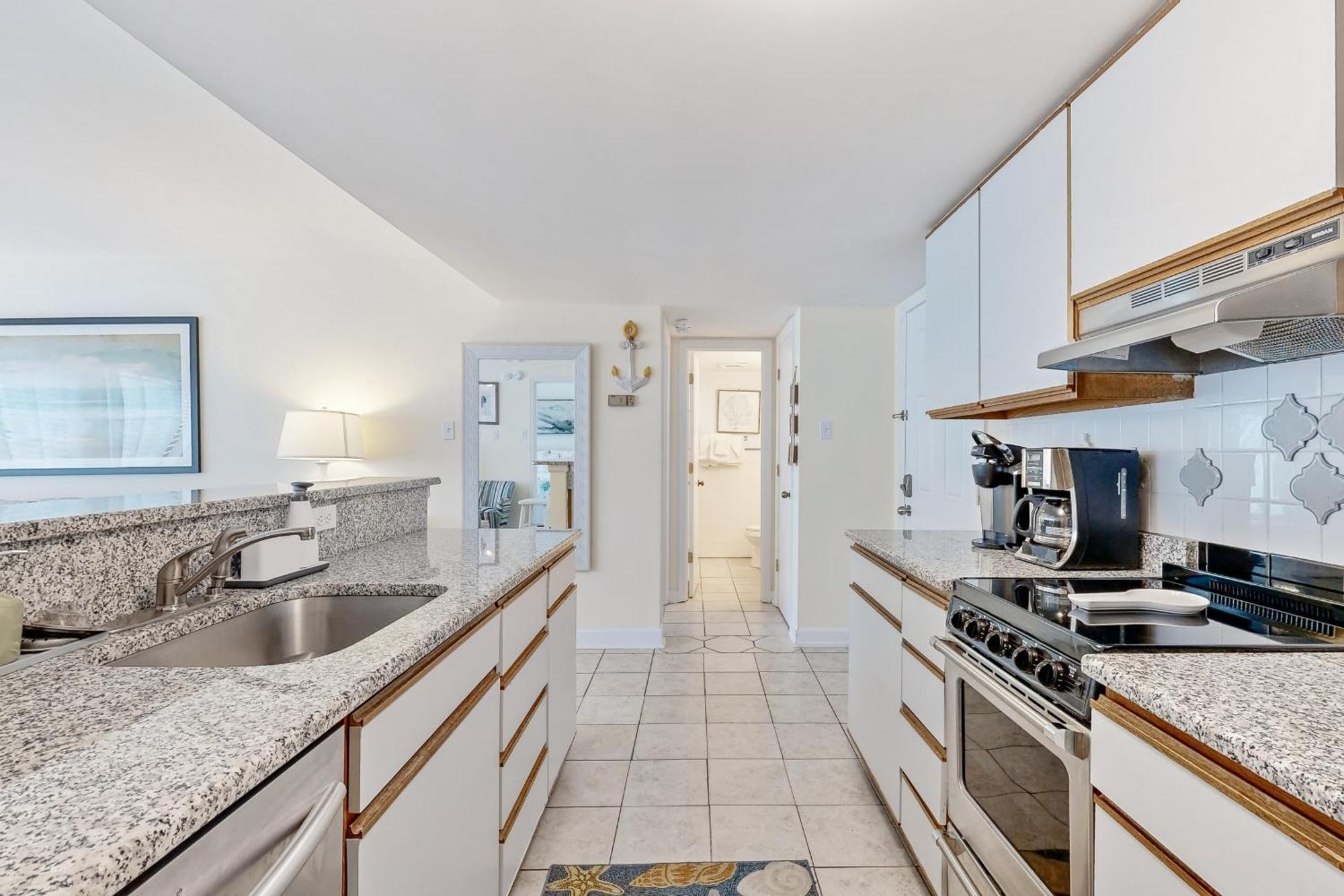 Apartment Beachy Keen, Unit 6113-d *