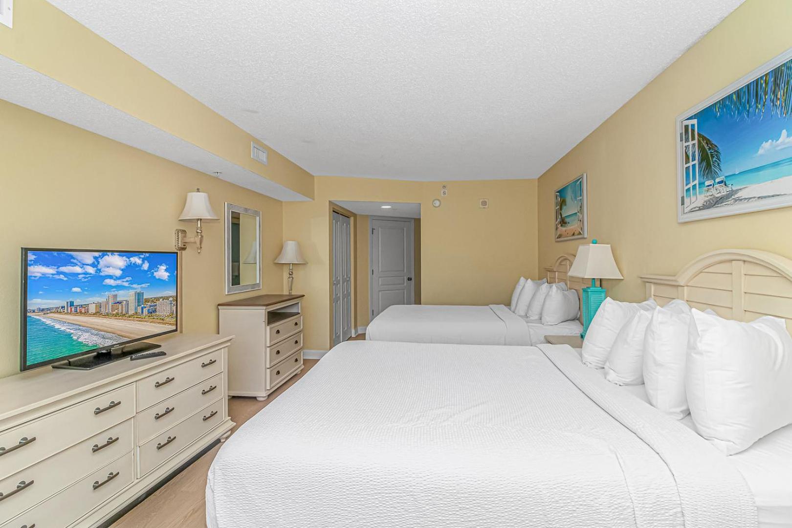 Spacious 4 Bedroom Ocean View - Ocean Reef 526- Sleeps 14! *