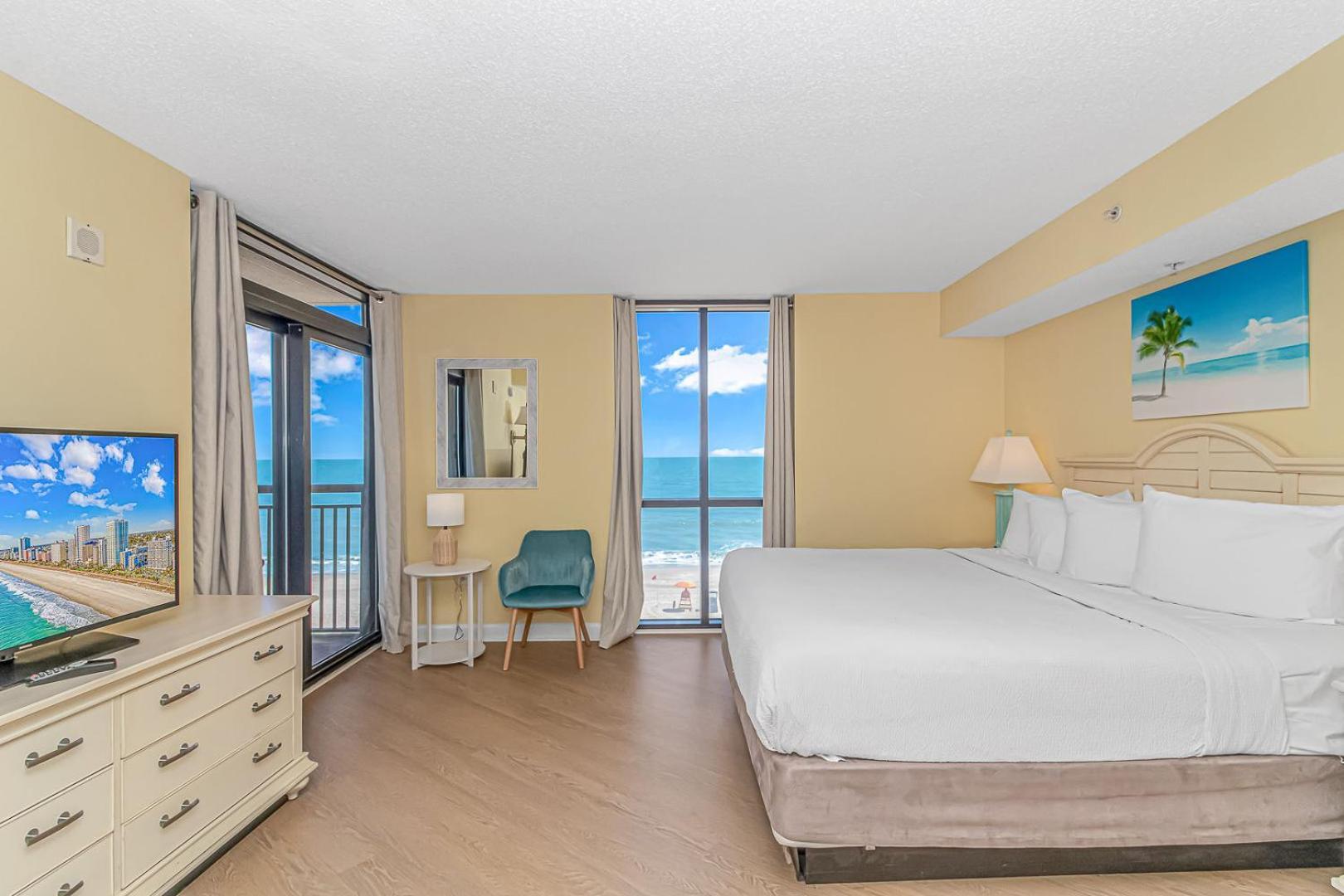 Spacious 4 Bedroom Ocean View - Ocean Reef 526- Sleeps 14!