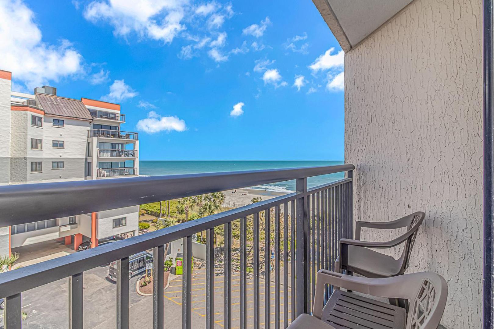 Spacious 4 Bedroom Ocean View - Ocean Reef 526- Sleeps 14! Holiday home *