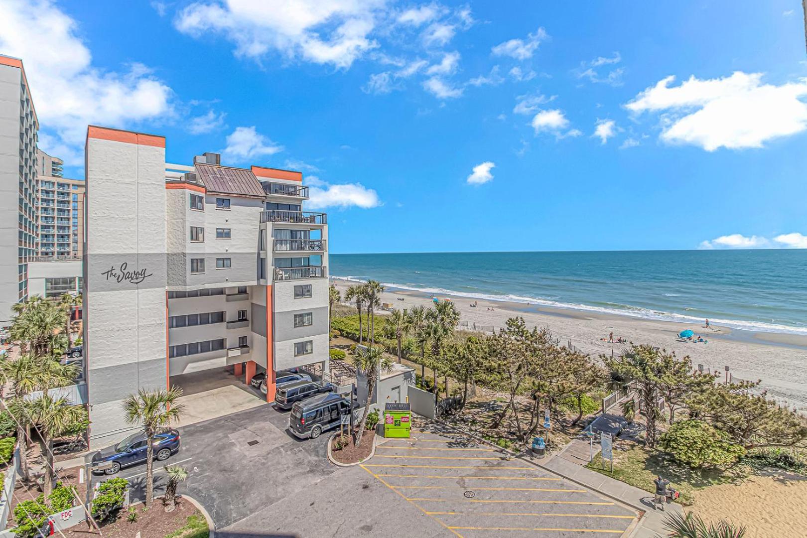 Spacious 4 Bedroom Ocean View - Ocean Reef 526- Sleeps 14! Holiday home Myrtle Beach