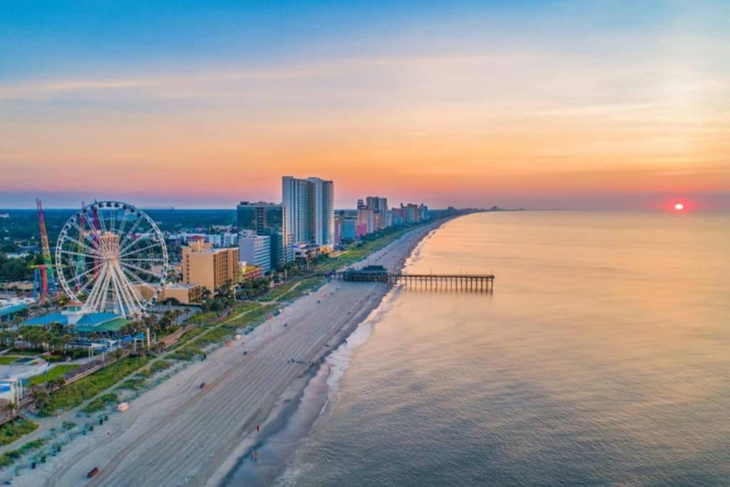 Large Myrtle Condo, Fully Renovated *