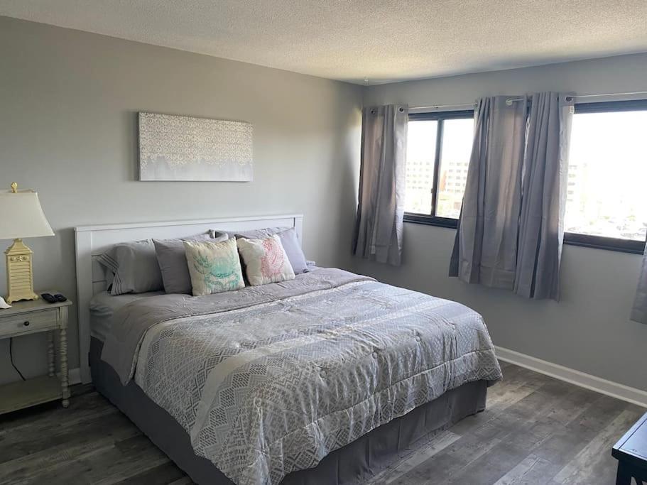 Large Myrtle Condo, Fully Renovated Apartment Myrtle Beach