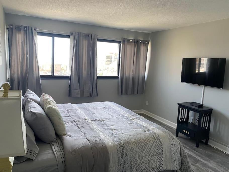 Apartment Large Myrtle Condo, Fully Renovated *
