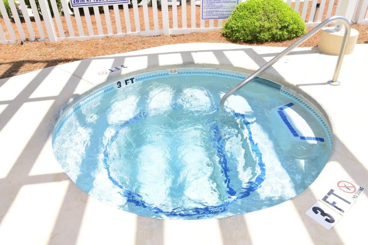 Penthouse Stunning Ocean Views Lazy River Indoor Pool *