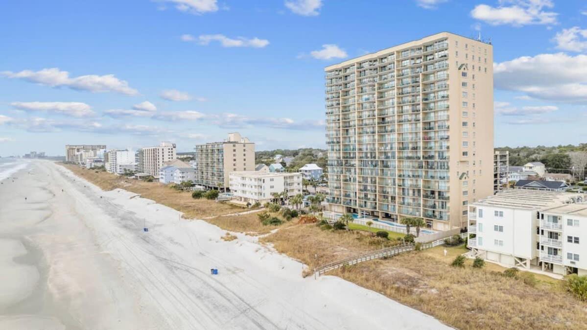 Oceanfront Luxury Location W Lazy River Pool Grills Holiday home *