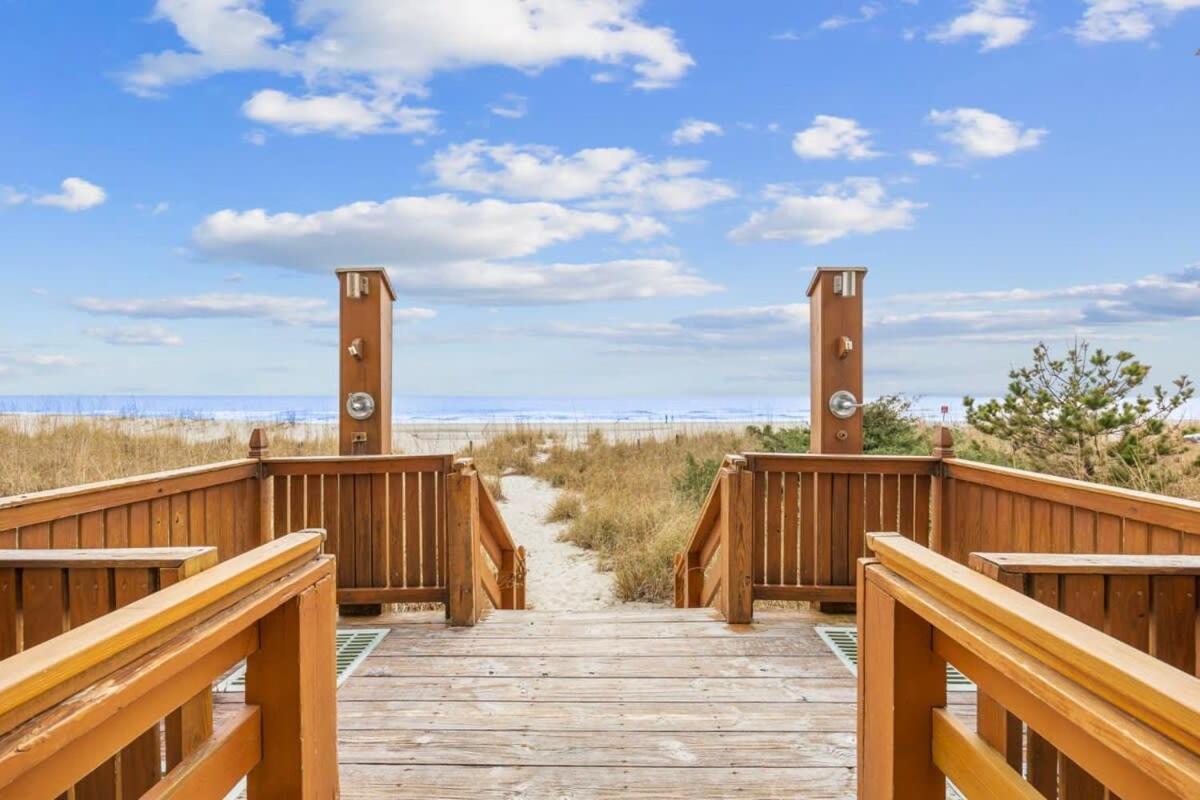 Holiday home Oceanfront Luxury Location W Lazy River Pool Grills *