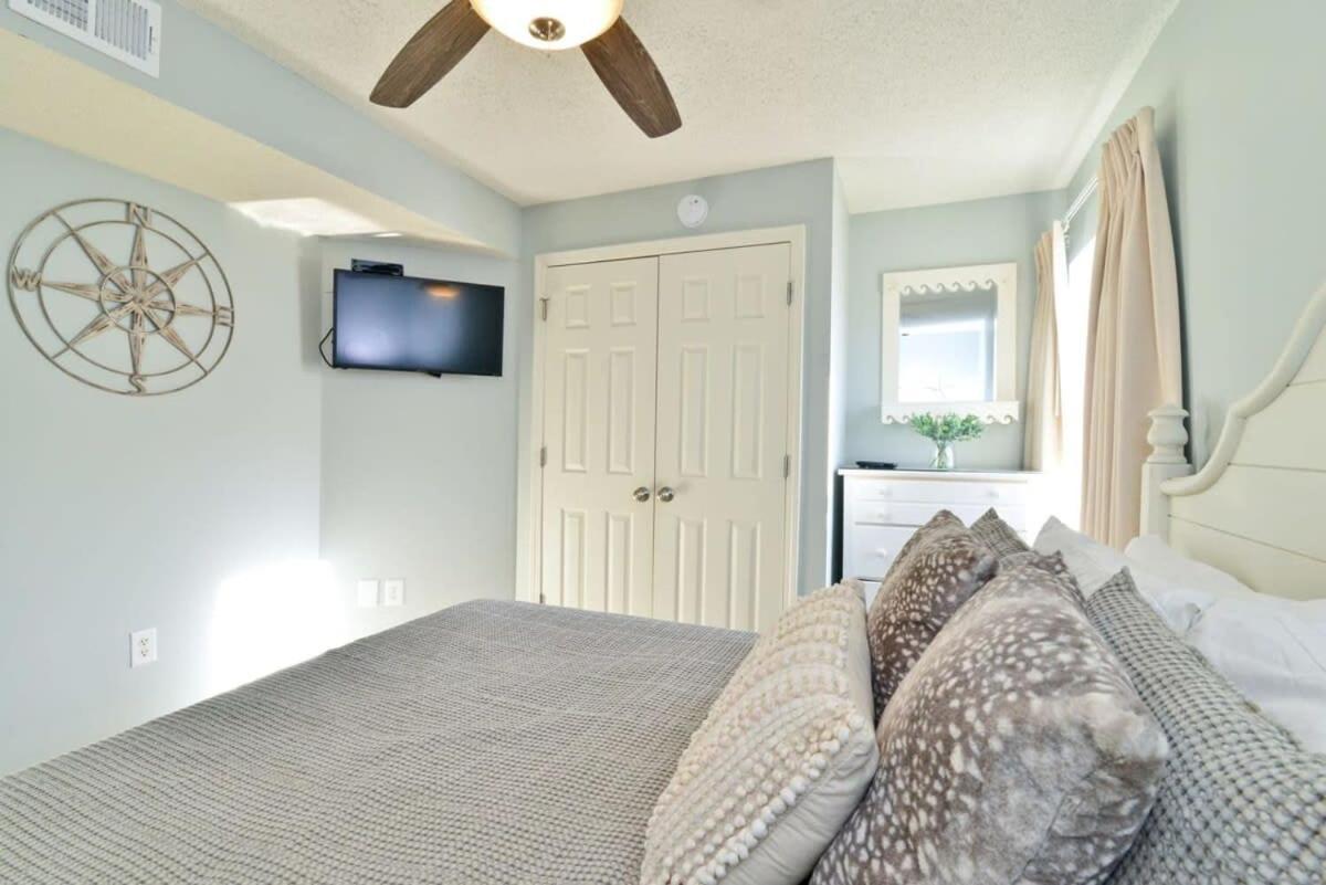 Oceanfront Luxury Location W Lazy River Pool Grills Holiday home Myrtle Beach