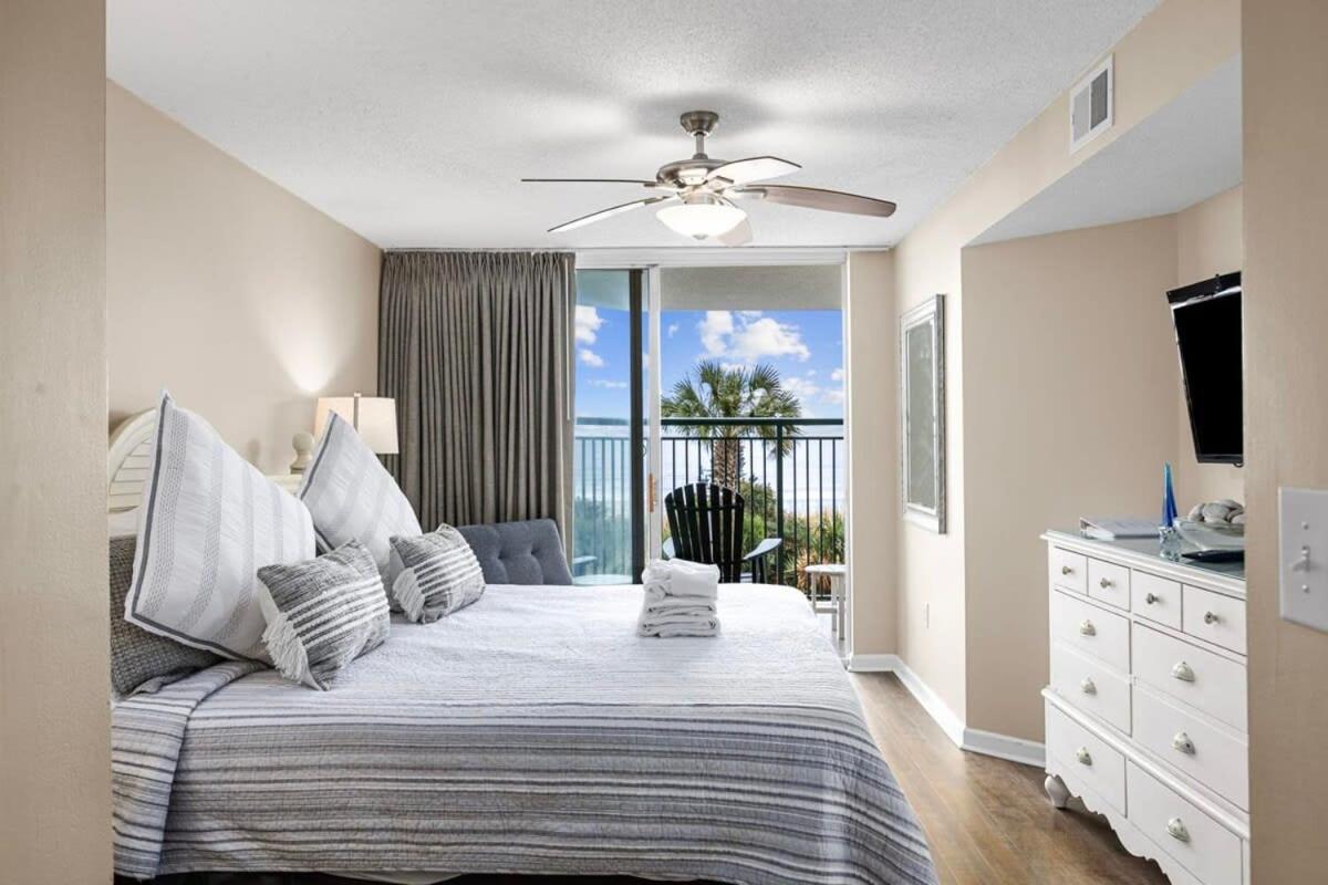 Oceanfront Luxury Location W Lazy River Pool Grills Holiday home