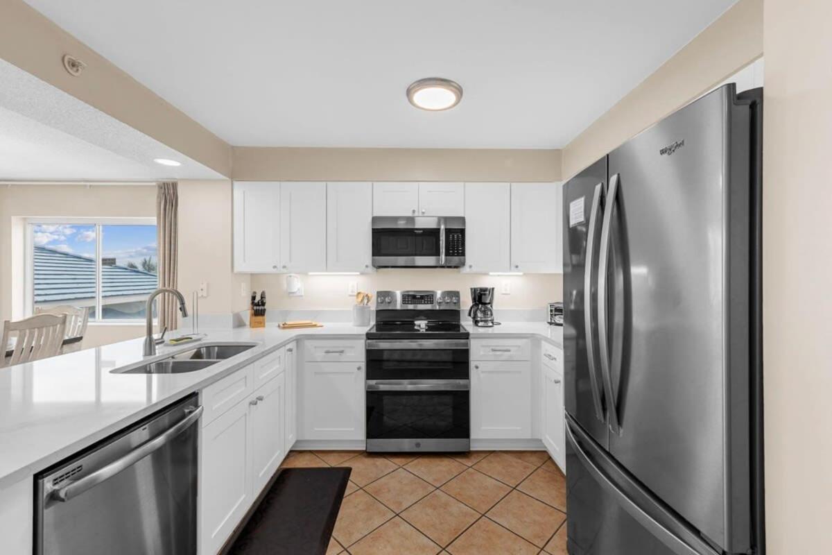 Oceanfront Luxury Location W Lazy River Pool Grills Holiday home Myrtle Beach