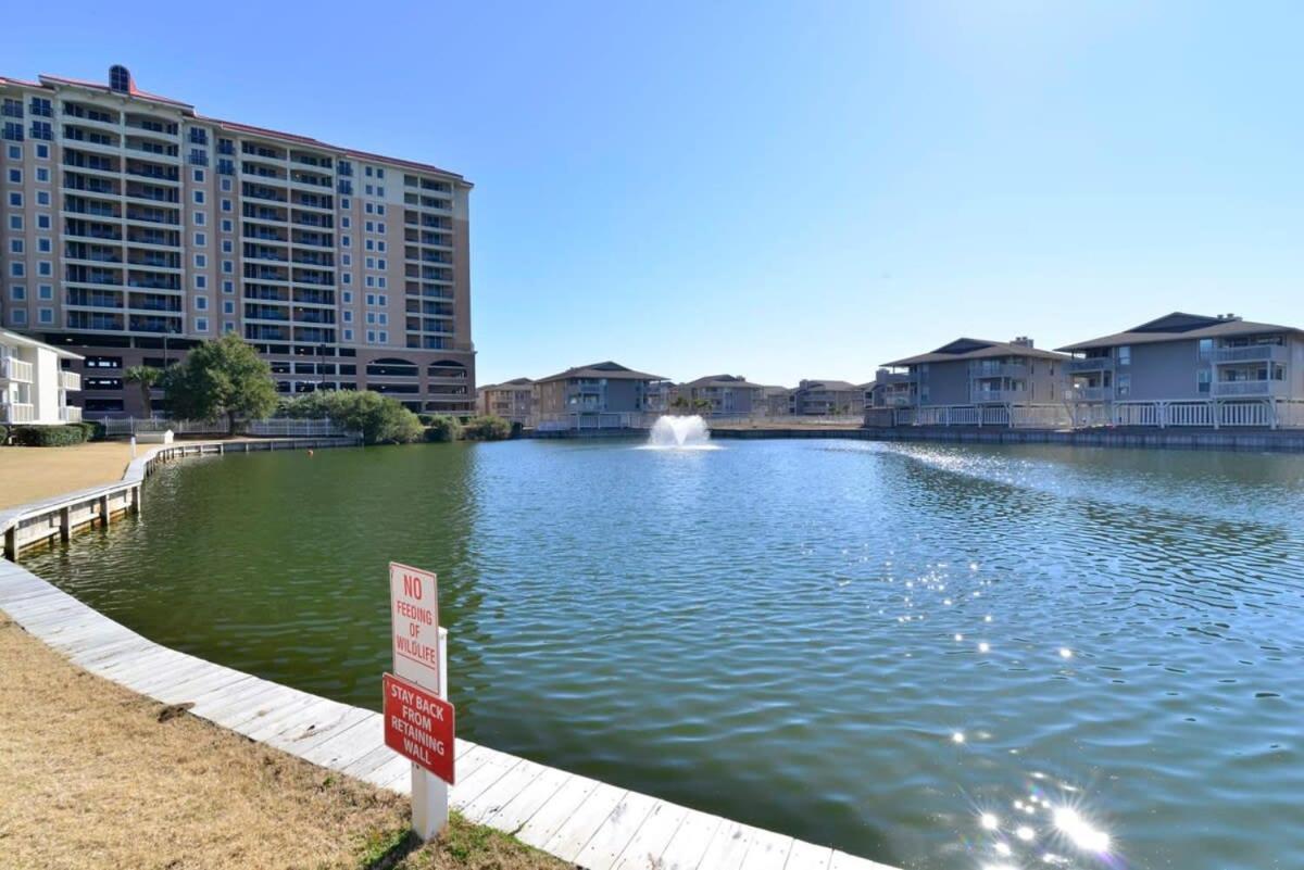 Holiday home Shorehaven Lakefront & Steps To W Pool And Grill Myrtle Beach