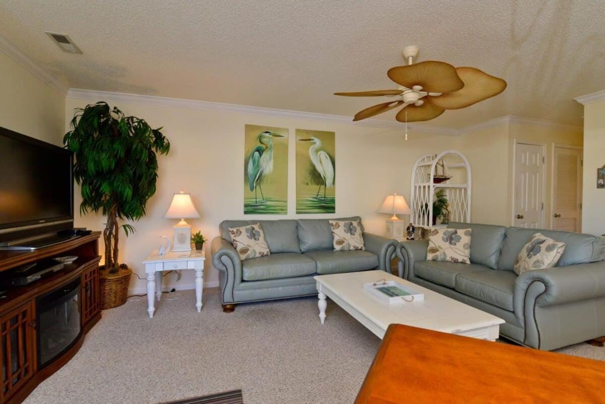 Shorehaven Lakefront & Steps To W Pool And Grill