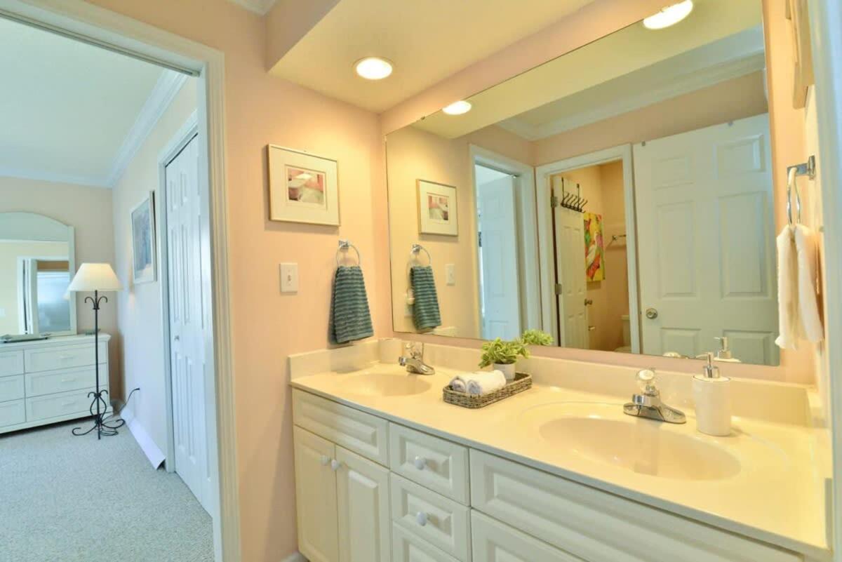 Shorehaven Lakefront & Steps To W Pool And Grill *