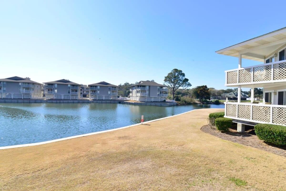 Holiday home Shorehaven Lakefront & Steps To W Pool And Grill