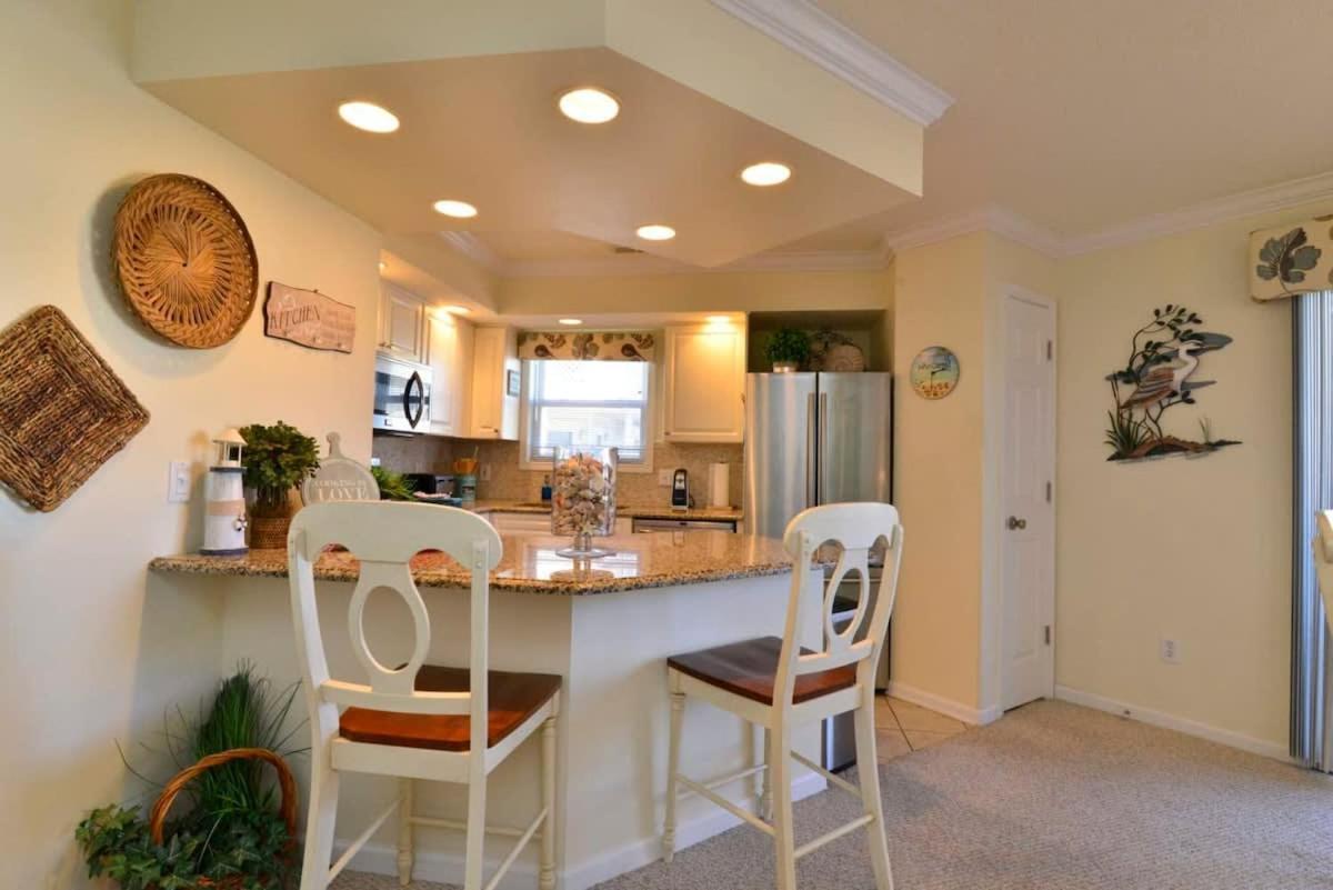 Holiday home Shorehaven Lakefront & Steps To W Pool And Grill Myrtle Beach