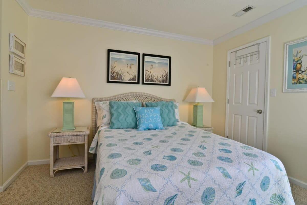 Holiday home Shorehaven Lakefront & Steps To W Pool And Grill Myrtle Beach