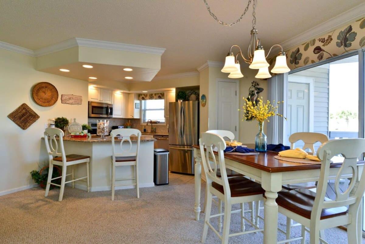 Holiday home Shorehaven Lakefront & Steps To W Pool And Grill Myrtle Beach