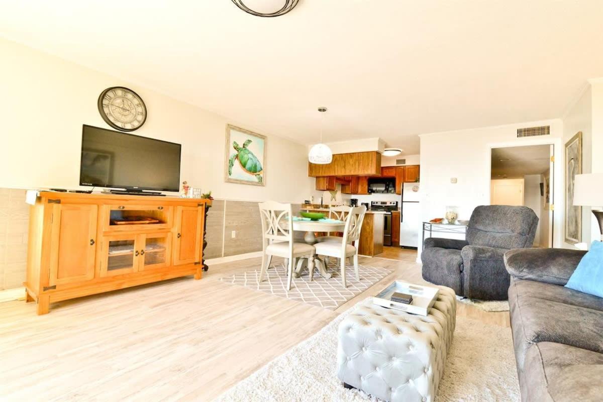Oceanfront W Stunning Views Amenities Galore Holiday home