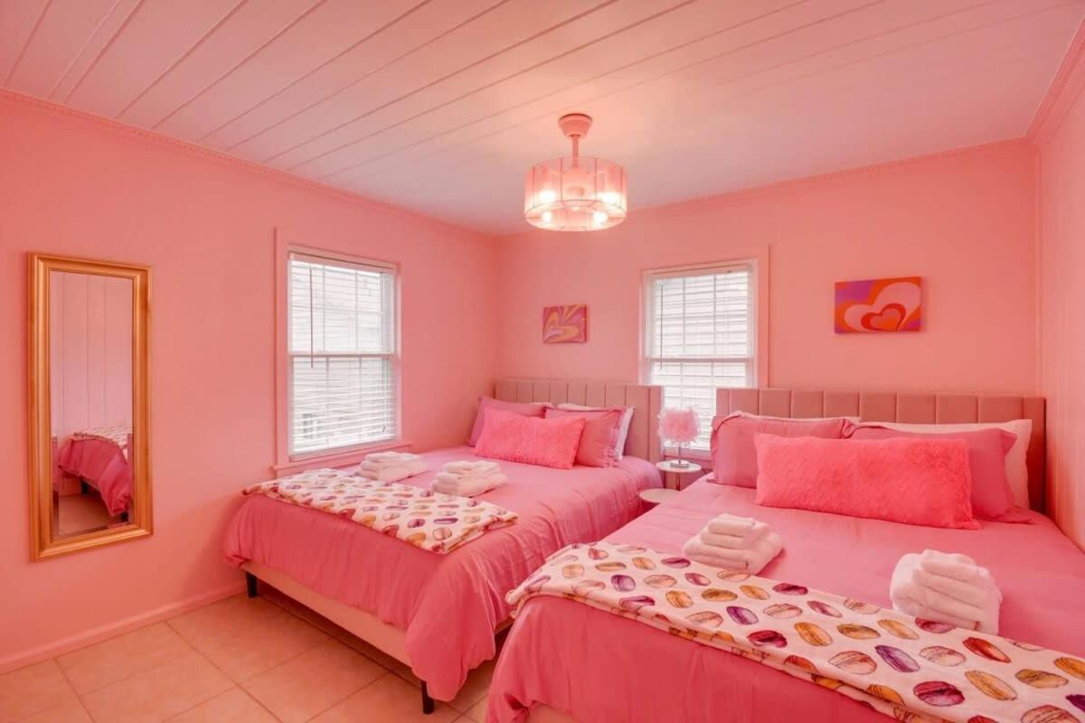 The Pink One-in-a-million Vacation *