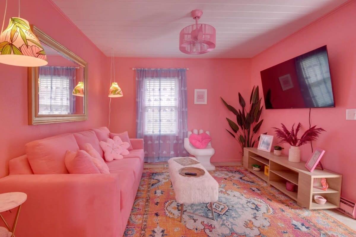 The Pink One-in-a-million Vacation * Myrtle Beach