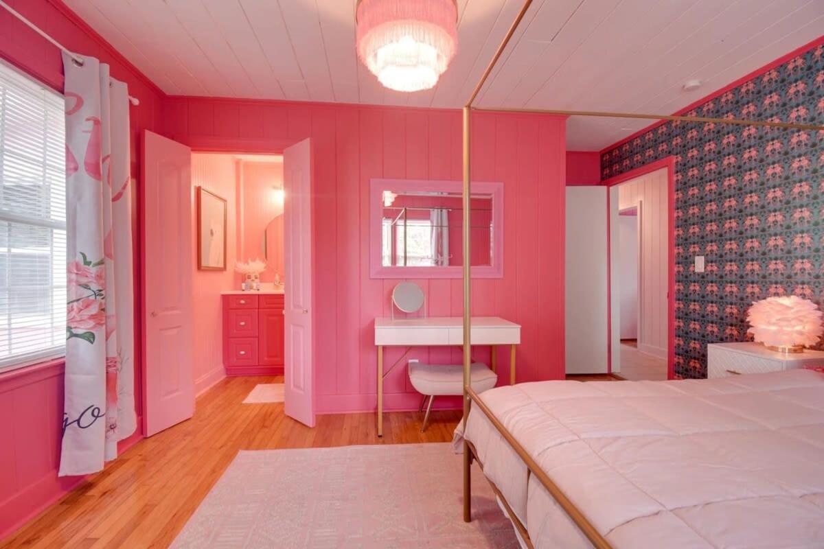 The Pink One-in-a-million Vacation Holiday home *