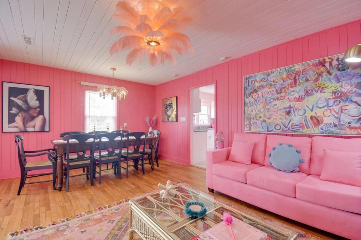 The Pink One-in-a-million Vacation Holiday home