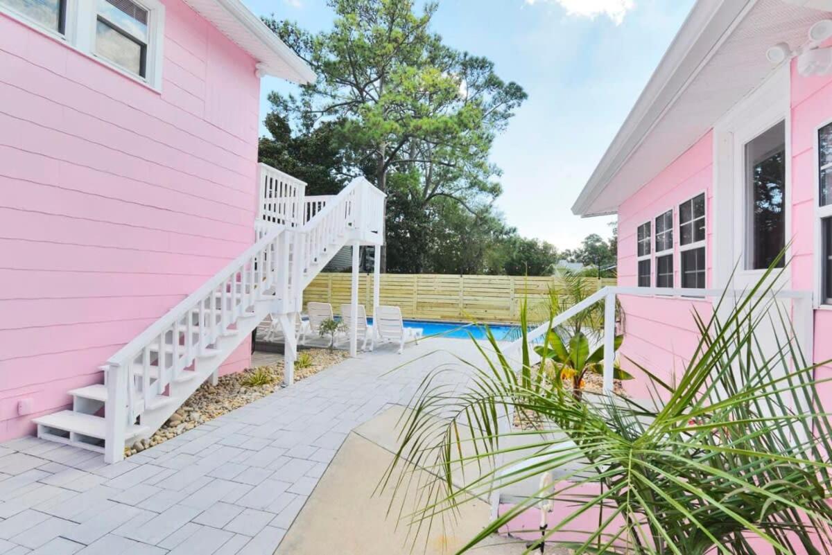 The Pink One-in-a-million Vacation *