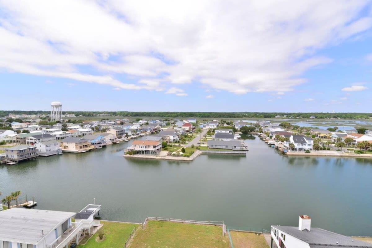 New Luxury With Stunning Ocean Views Sky Pool Lazy River Holiday home *