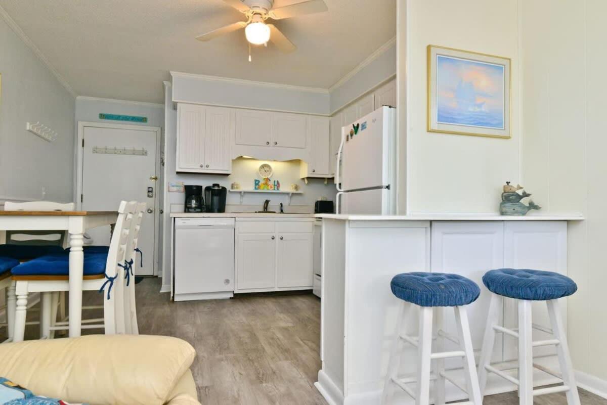 Seas The Day W Ocean Views And New Upgrades Holiday home Myrtle Beach
