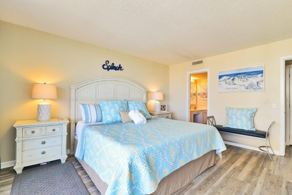 Holiday home Oceanfront Huge Pools Rated Ocean Creek *