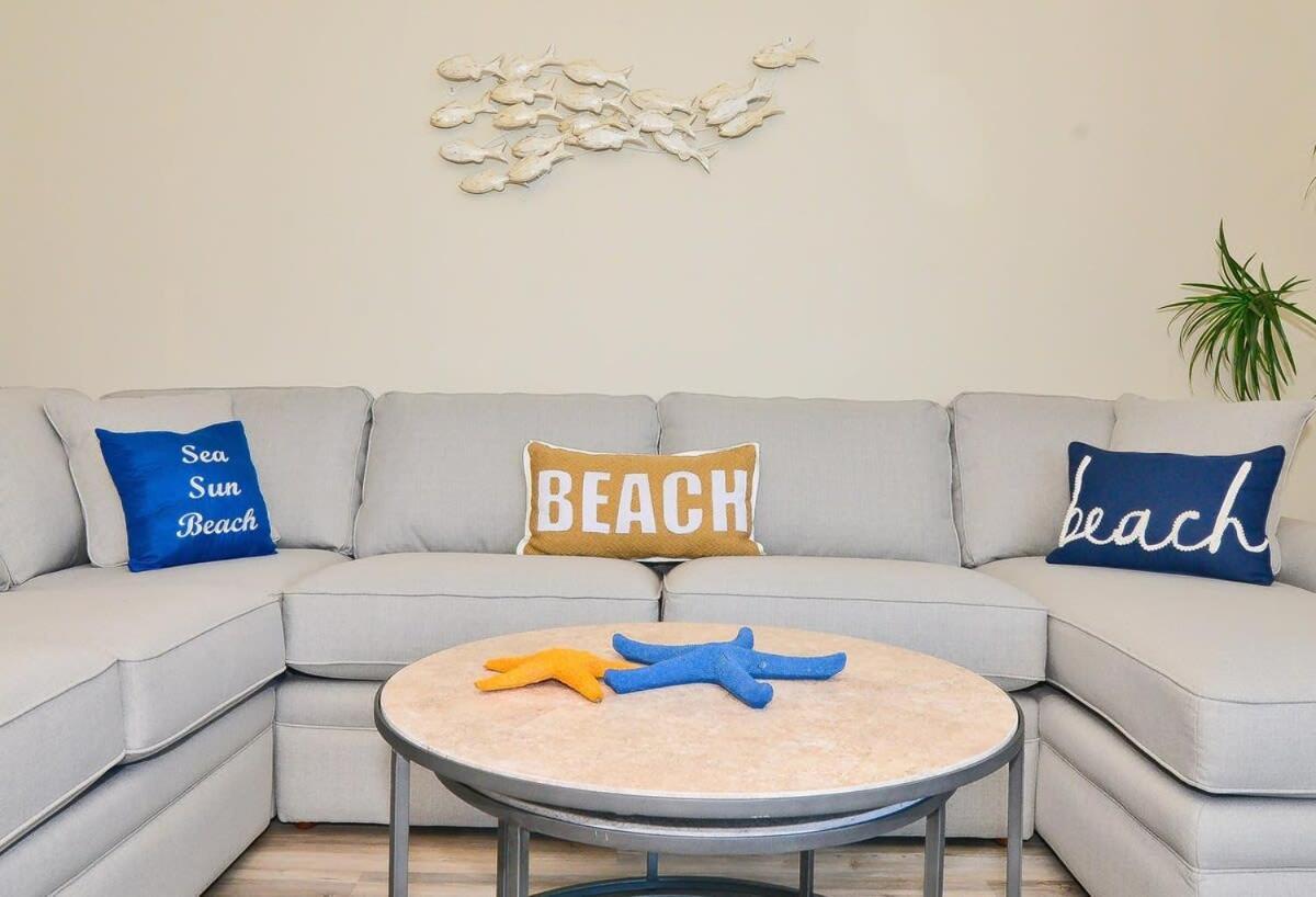 Oceanfront Huge Pools Rated Ocean Creek Holiday home