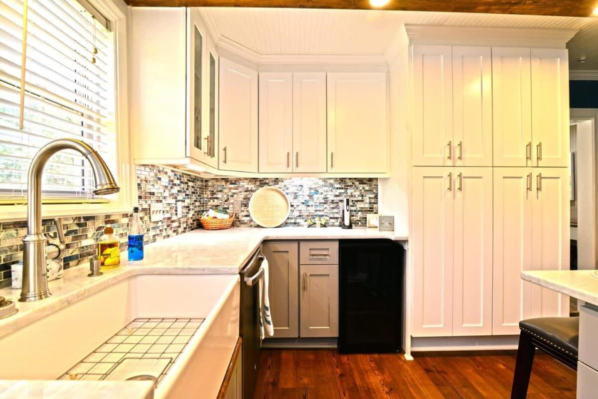 Endless Summer Renovated 100 Feet To With Fenced Yard Grill Holiday home Myrtle Beach