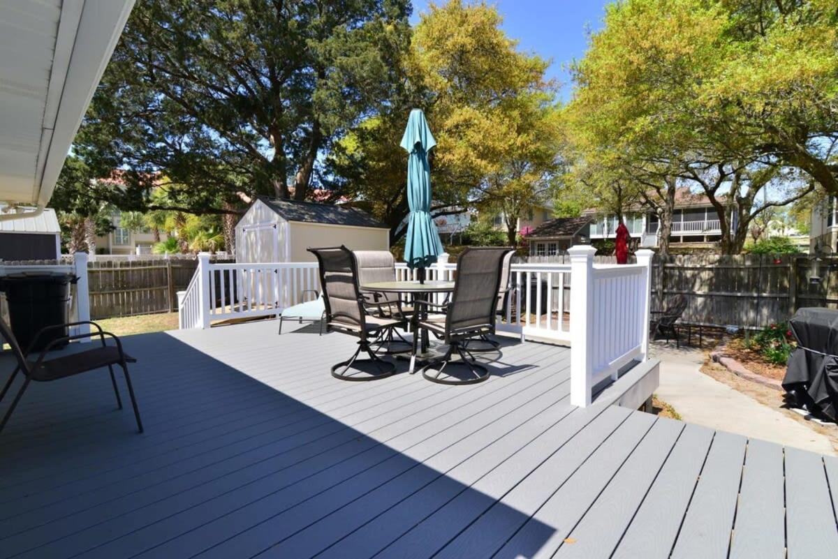 Endless Summer Renovated 100 Feet To With Fenced Yard Grill Holiday home Myrtle Beach