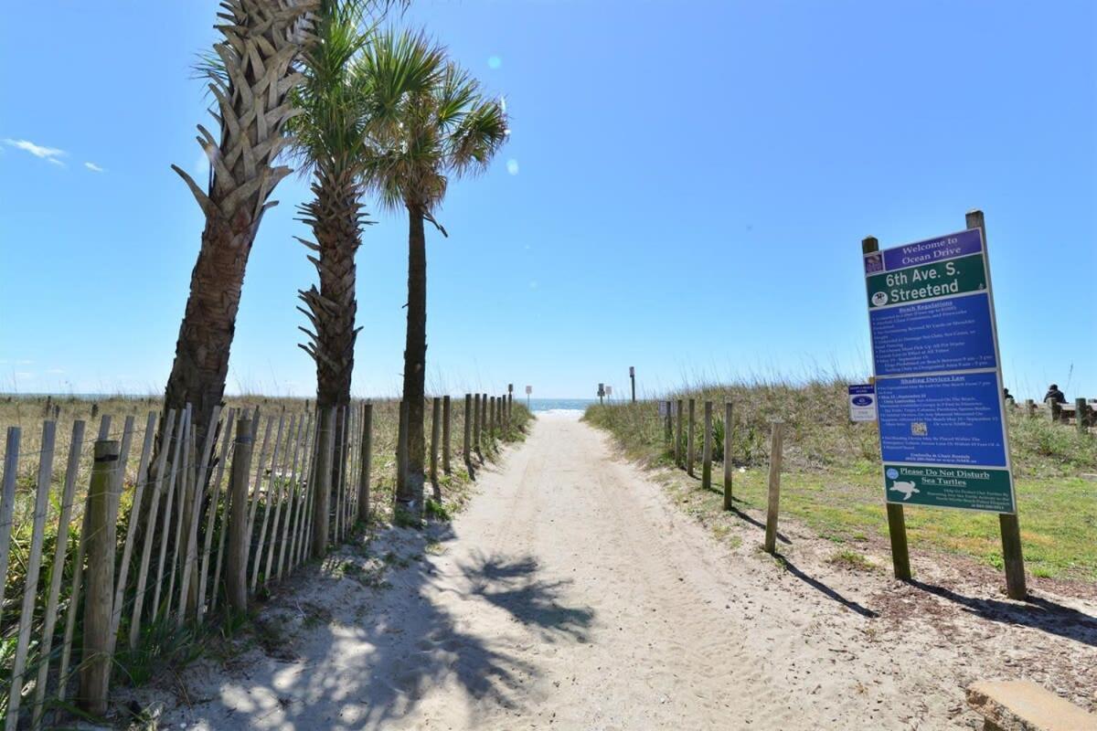 Endless Summer Renovated 100 Feet To With Fenced Yard Grill Holiday home Myrtle Beach
