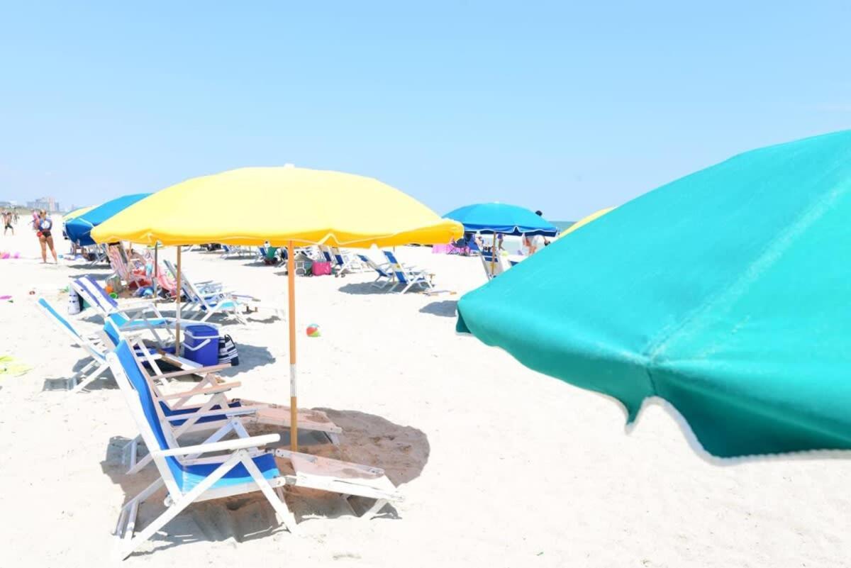 Oceanfront Paradise Lazy River Near Boardwalk Holiday home