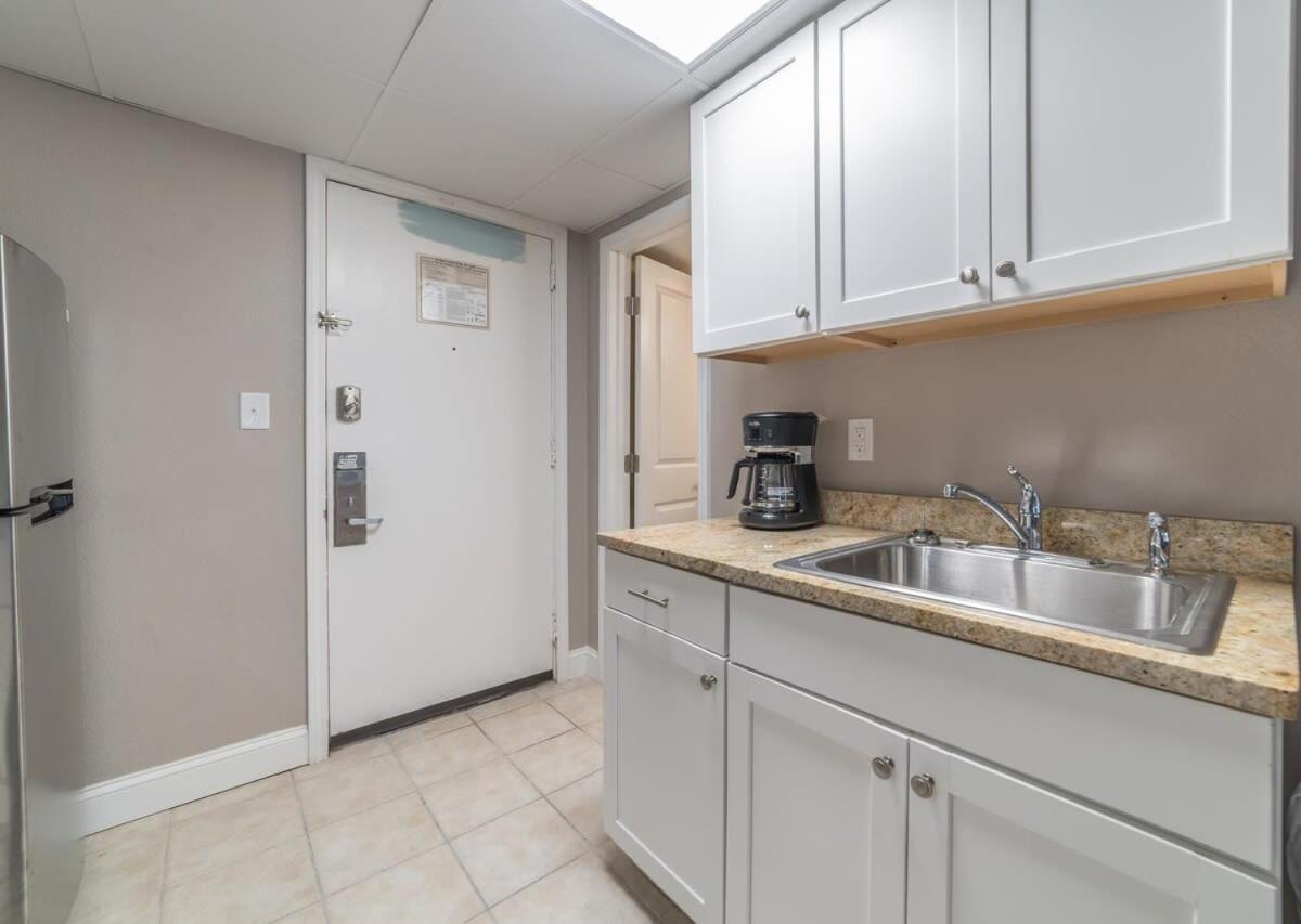 Ground Floor Ocean Front - Caravelle 124