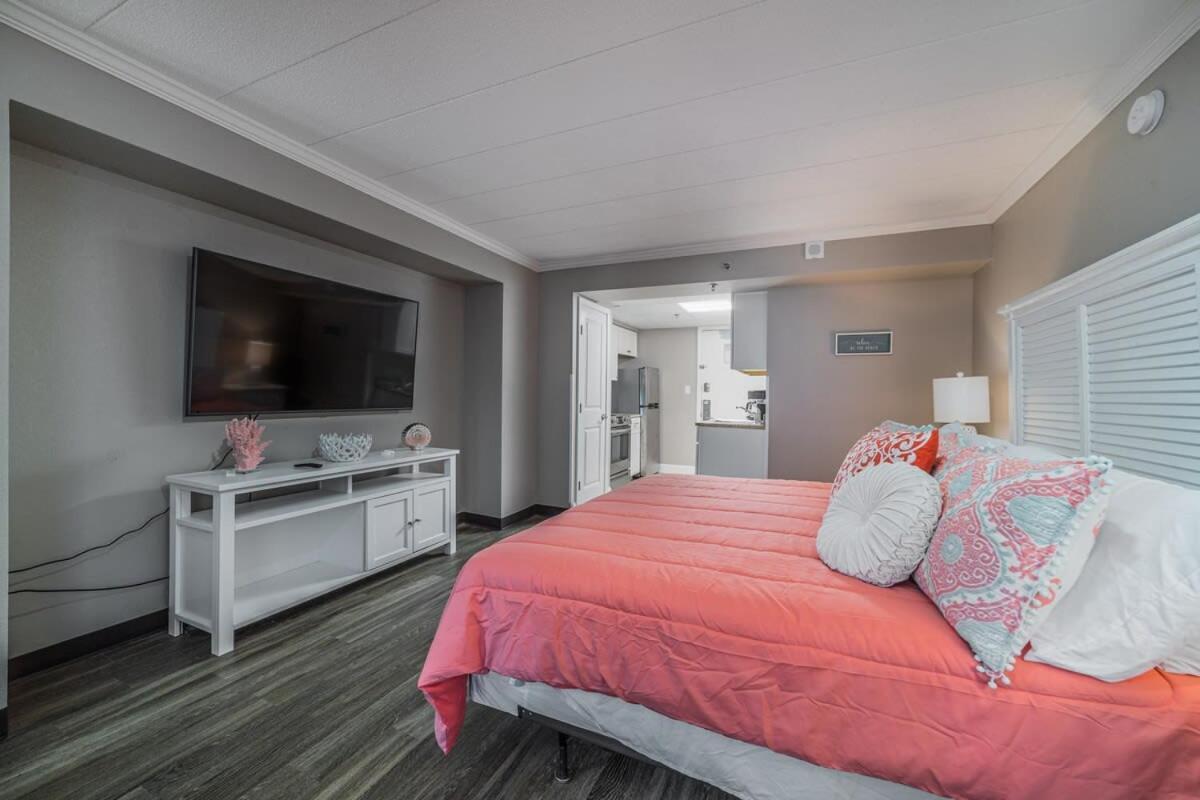 Ground Floor Ocean Front - Caravelle 124 Holiday home Myrtle Beach