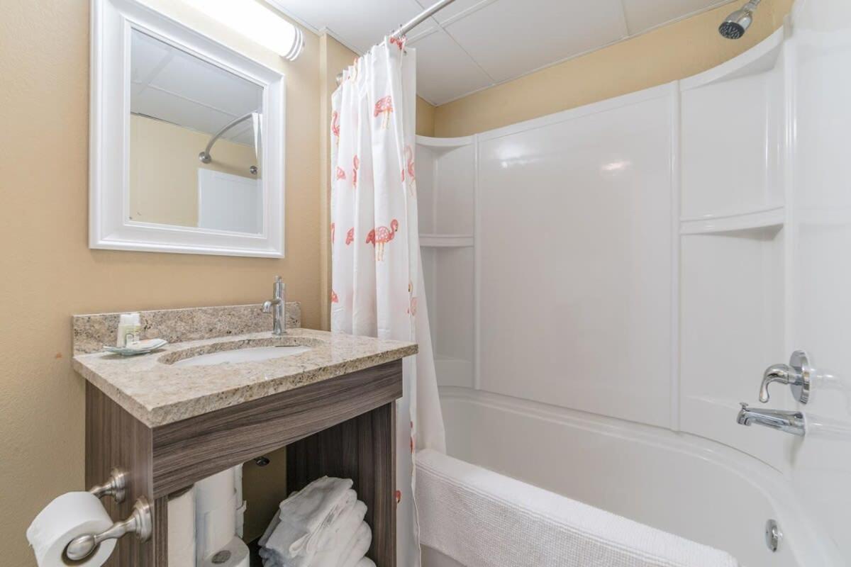 Ground Floor Ocean Front - Caravelle 124 Holiday home