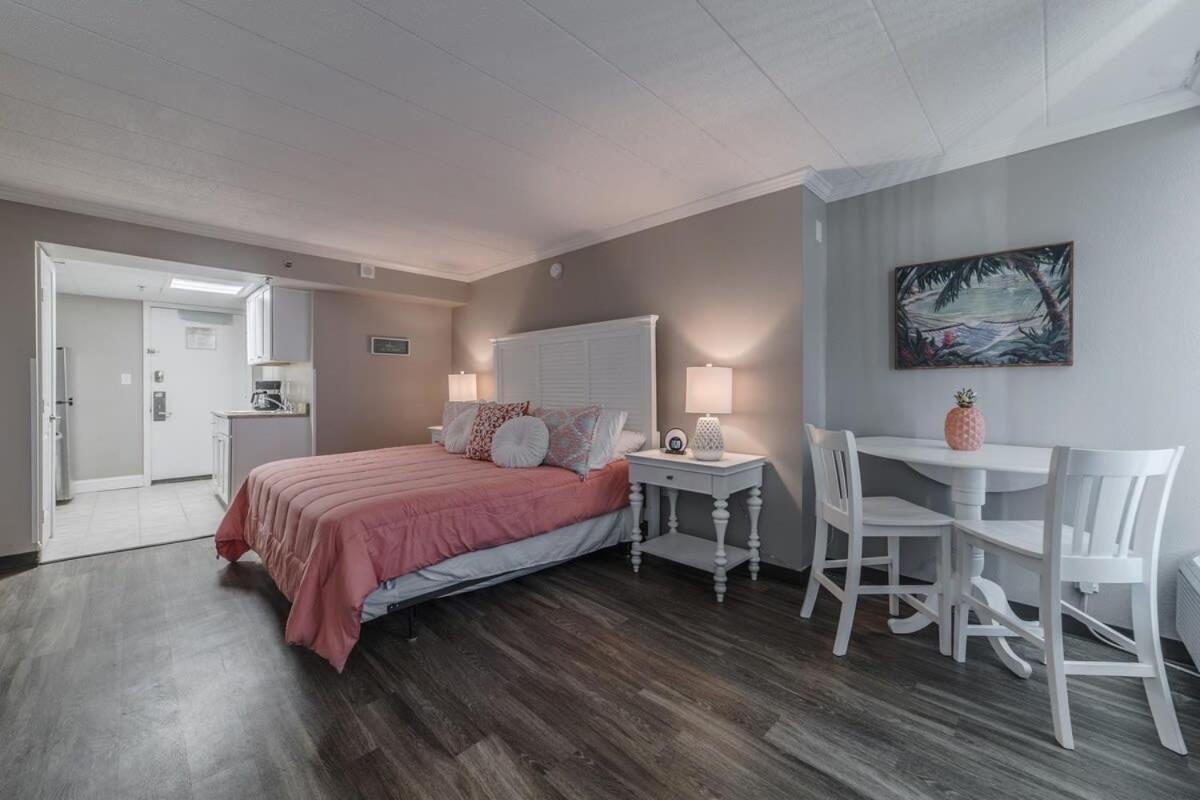 Ground Floor Ocean Front - Caravelle 124 Holiday home *
