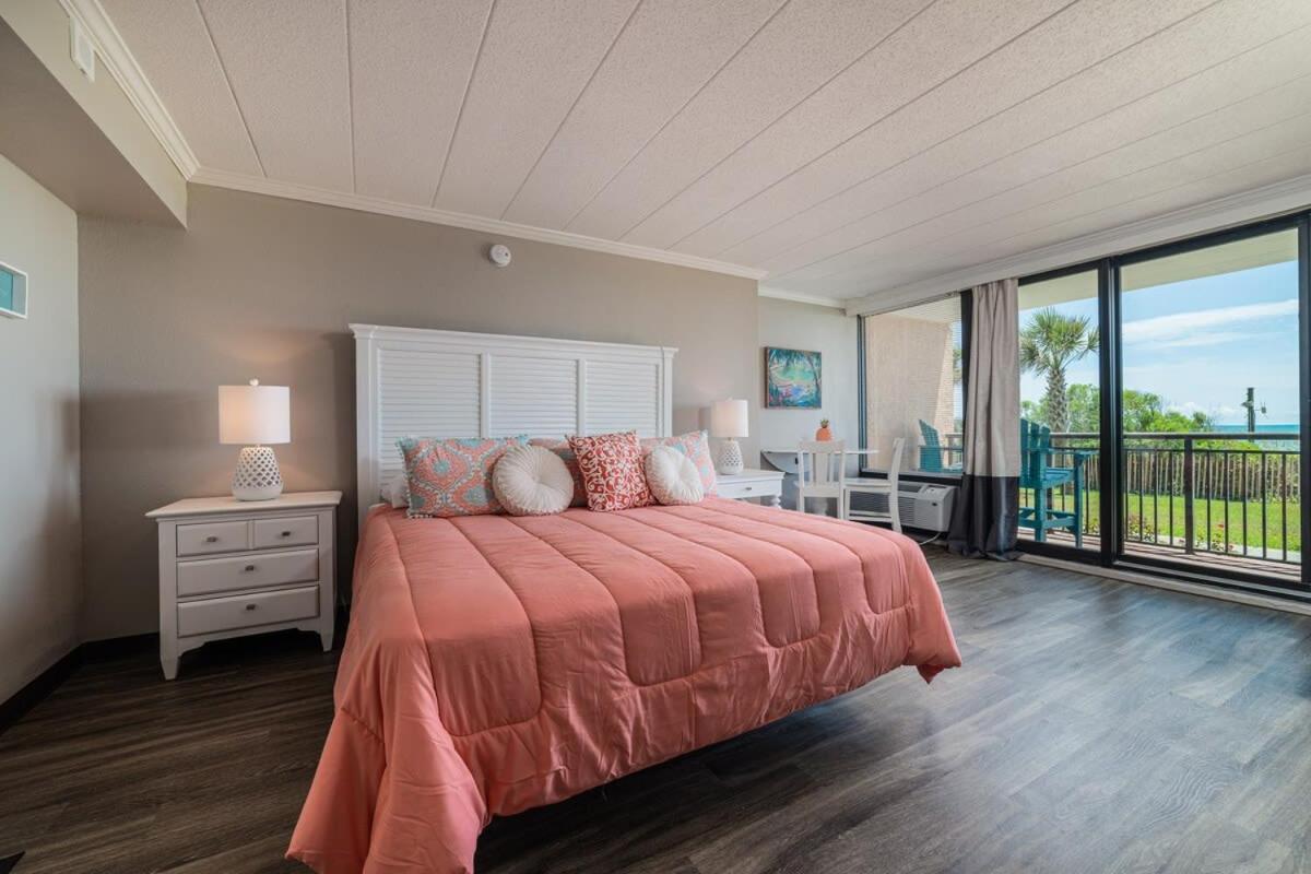 Ground Floor Ocean Front - Caravelle 124 Holiday home Myrtle Beach