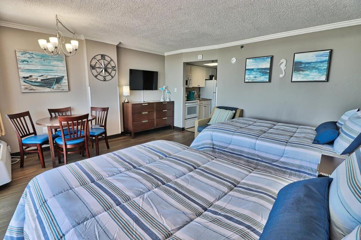 Oceanfront - Caravelle 11th Floor Holiday home