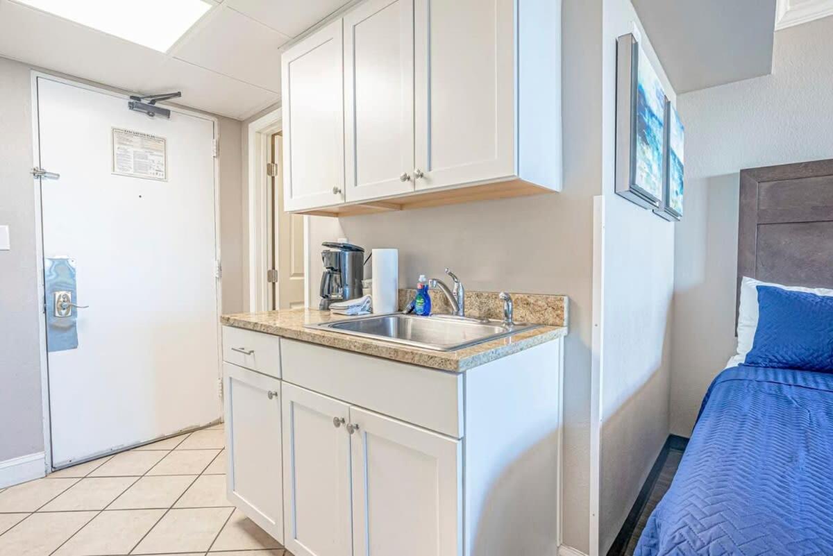 Holiday home Great 1st Floor Unit That Looks Right Out Onto The With Direct Access