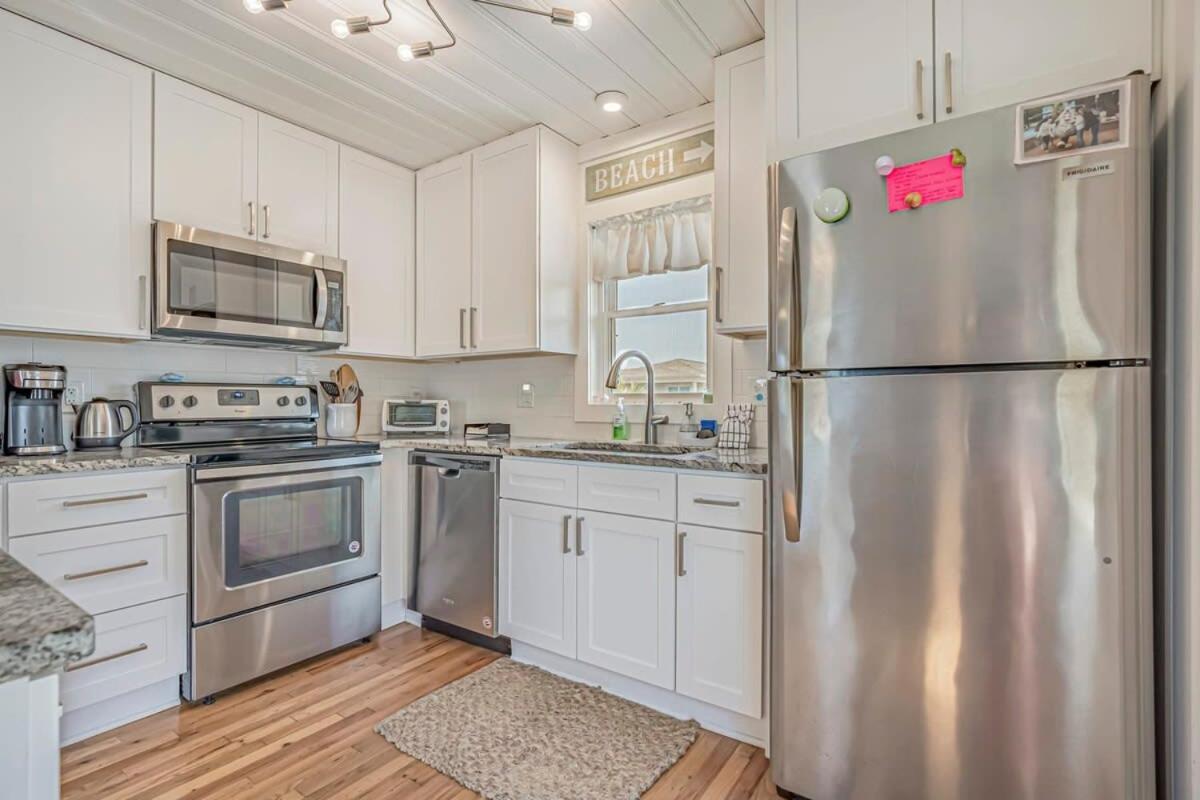 Coconut Flats Duplex- Upstairs- Holiday home