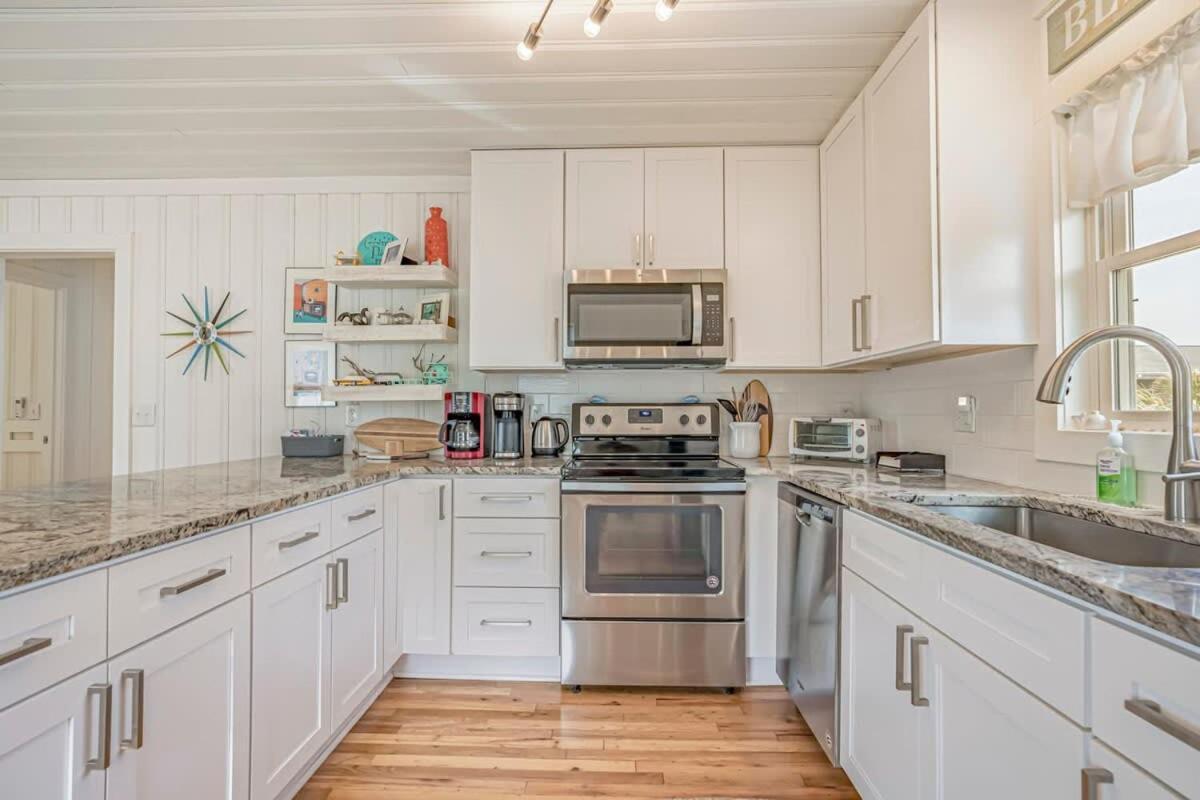 Coconut Flats Duplex- Upstairs-