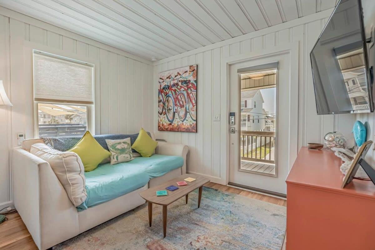 Coconut Flats Duplex- Upstairs- Holiday home
