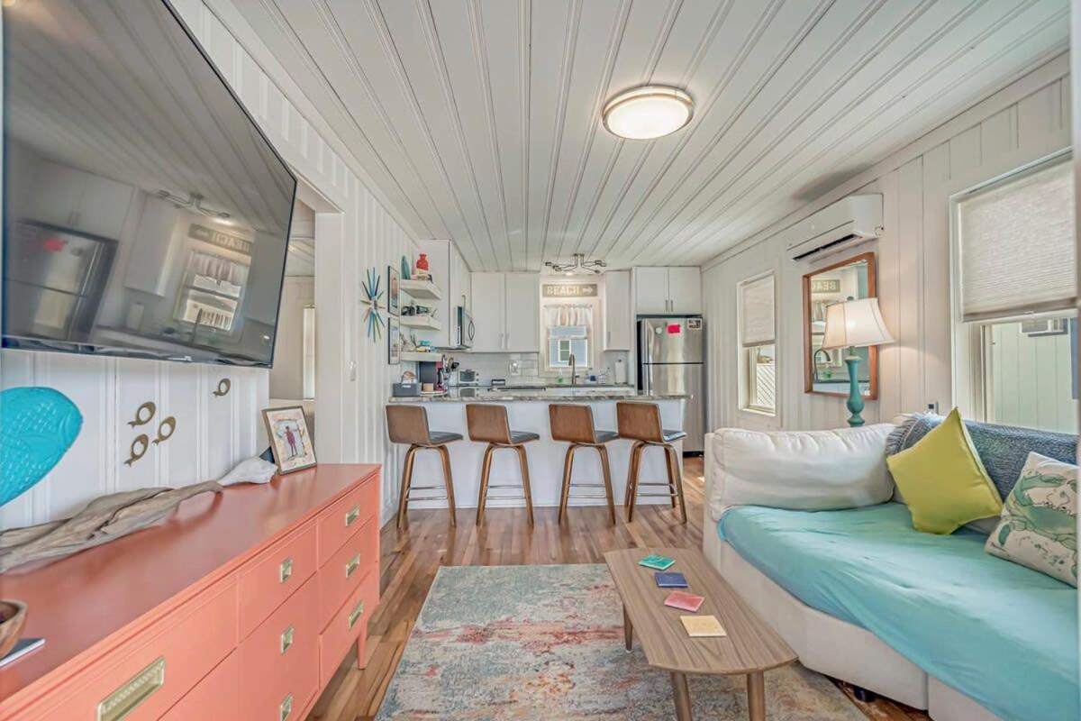 Coconut Flats Duplex- Upstairs- Holiday home