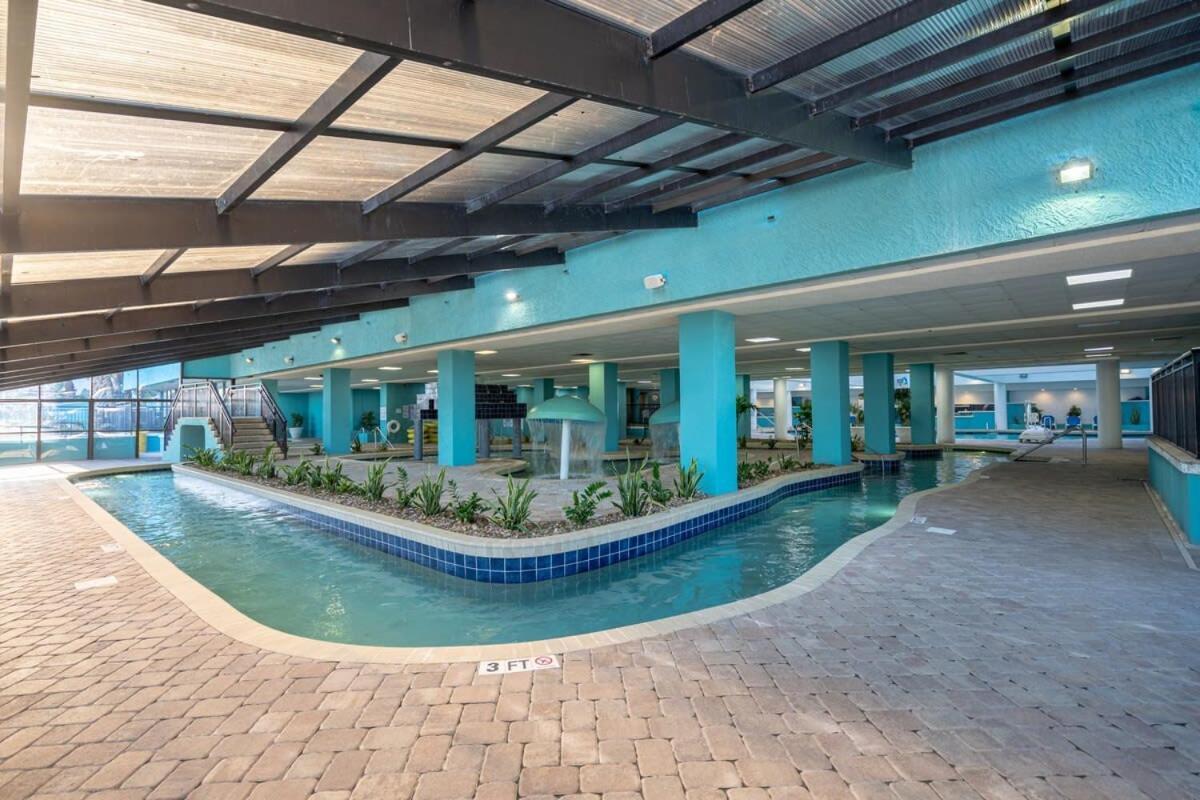 Landmark - Courtyard View #620 *