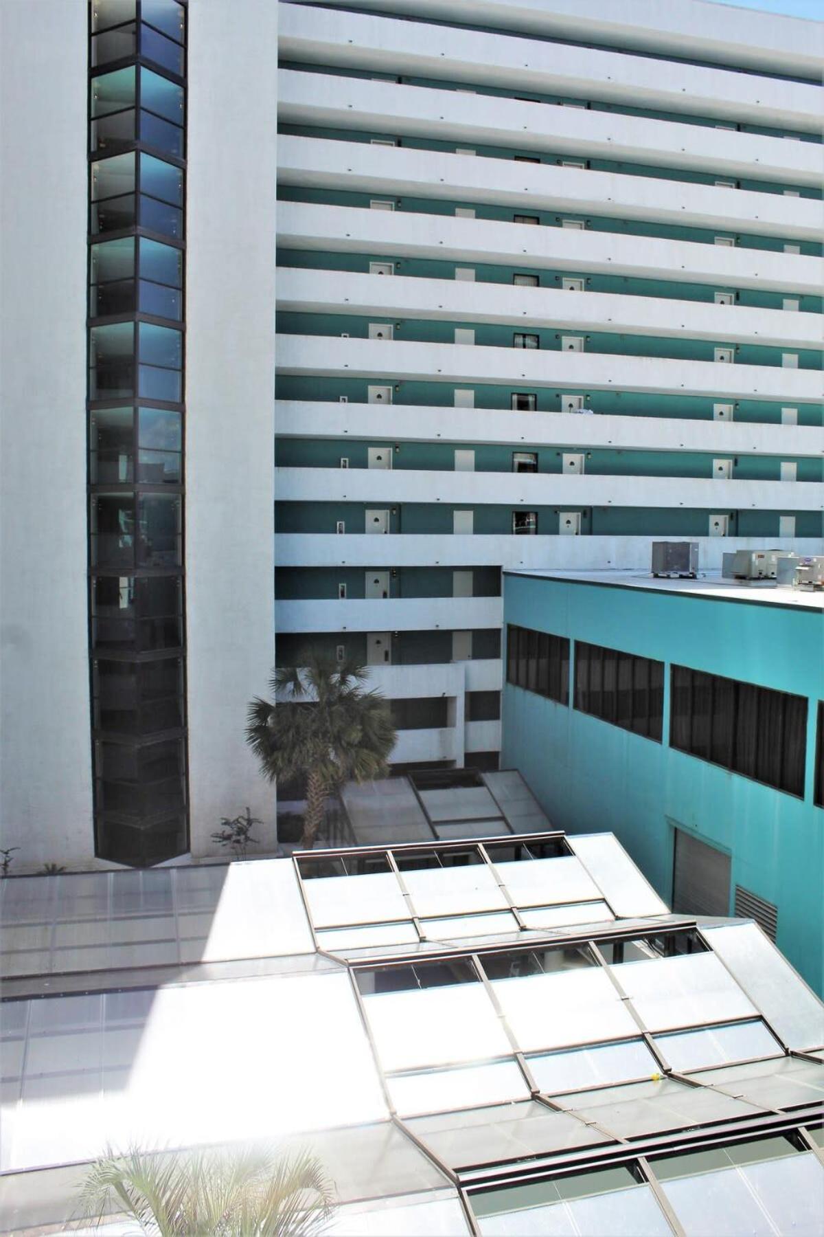 Landmark - Courtyard View #620 Holiday home