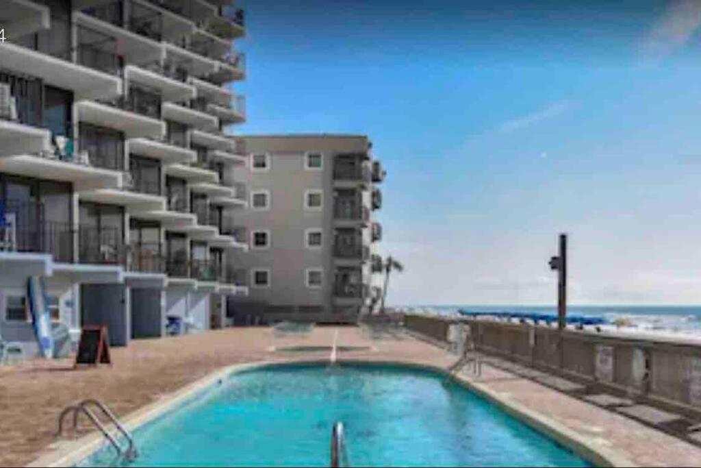 Apartment Gorgeous 2 Br/ 2 Bedroom Newly Renovated Beachfront *